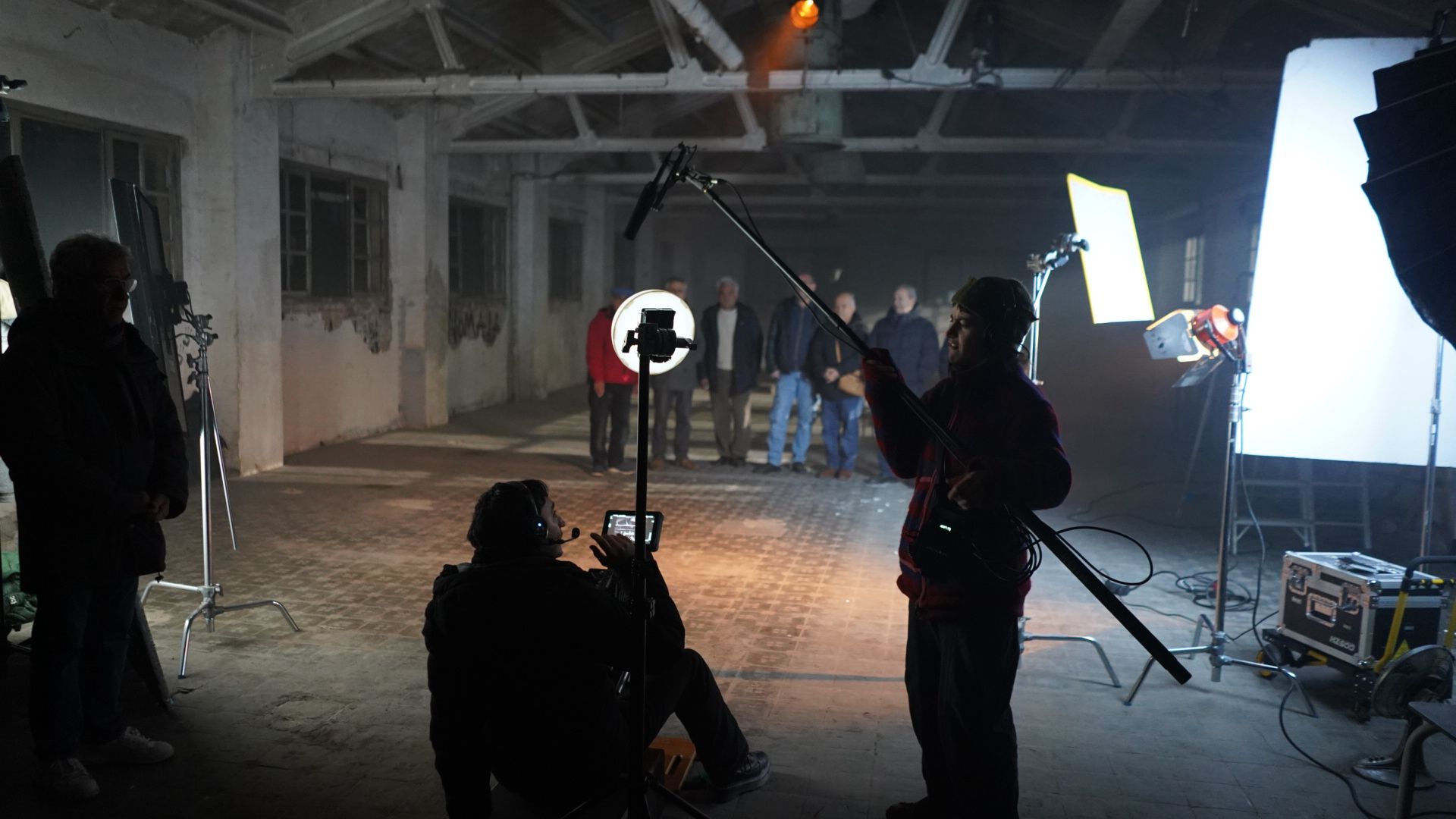 صورة من كواليس تصوير الفيلم الوثائقي عن سجن صيدنايا في برشلونة